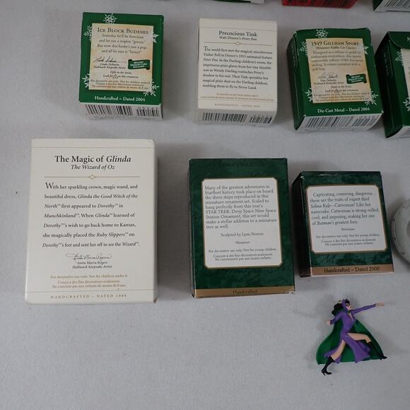 Hallmark Miniature Keepsake Ornaments 31 pcs w/Wood Shadow Box Memory Tree LN - Picture 15 of 16